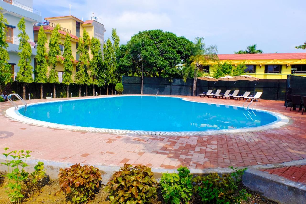 Paklihwa Hotel Nirvana By Luxury International מראה חיצוני תמונה