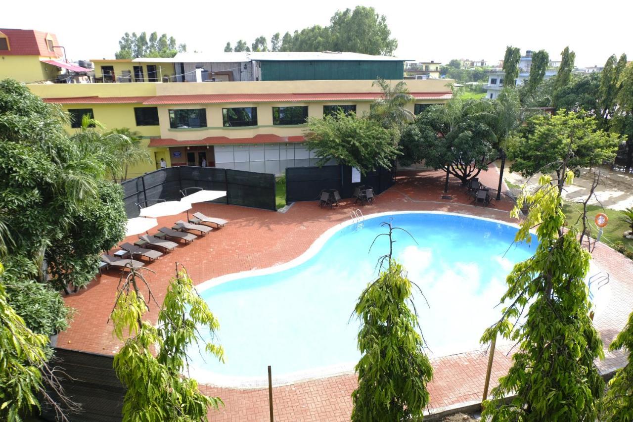Paklihwa Hotel Nirvana By Luxury International מראה חיצוני תמונה